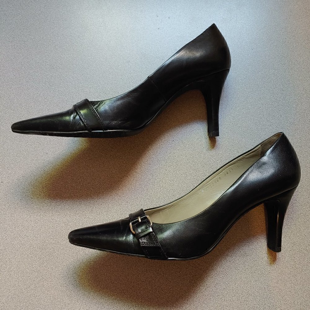 Black Pointed Toe Buckle Heels - Picture 4 of 10